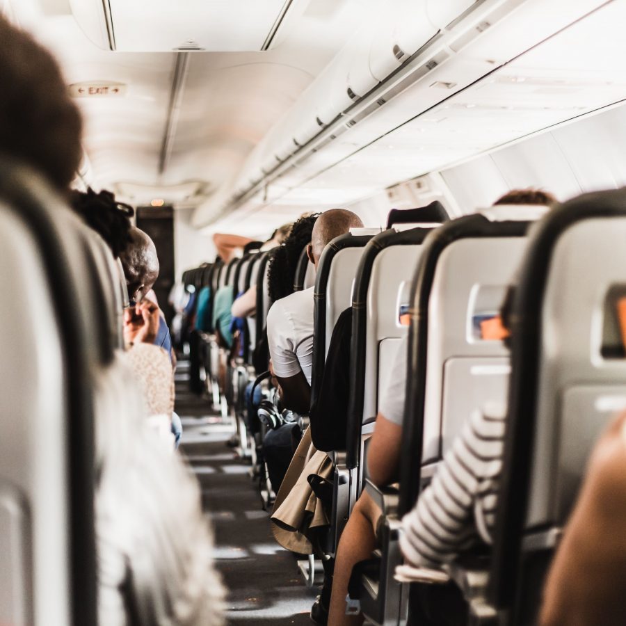 Interior del avión en aeropuertos en Irlanda